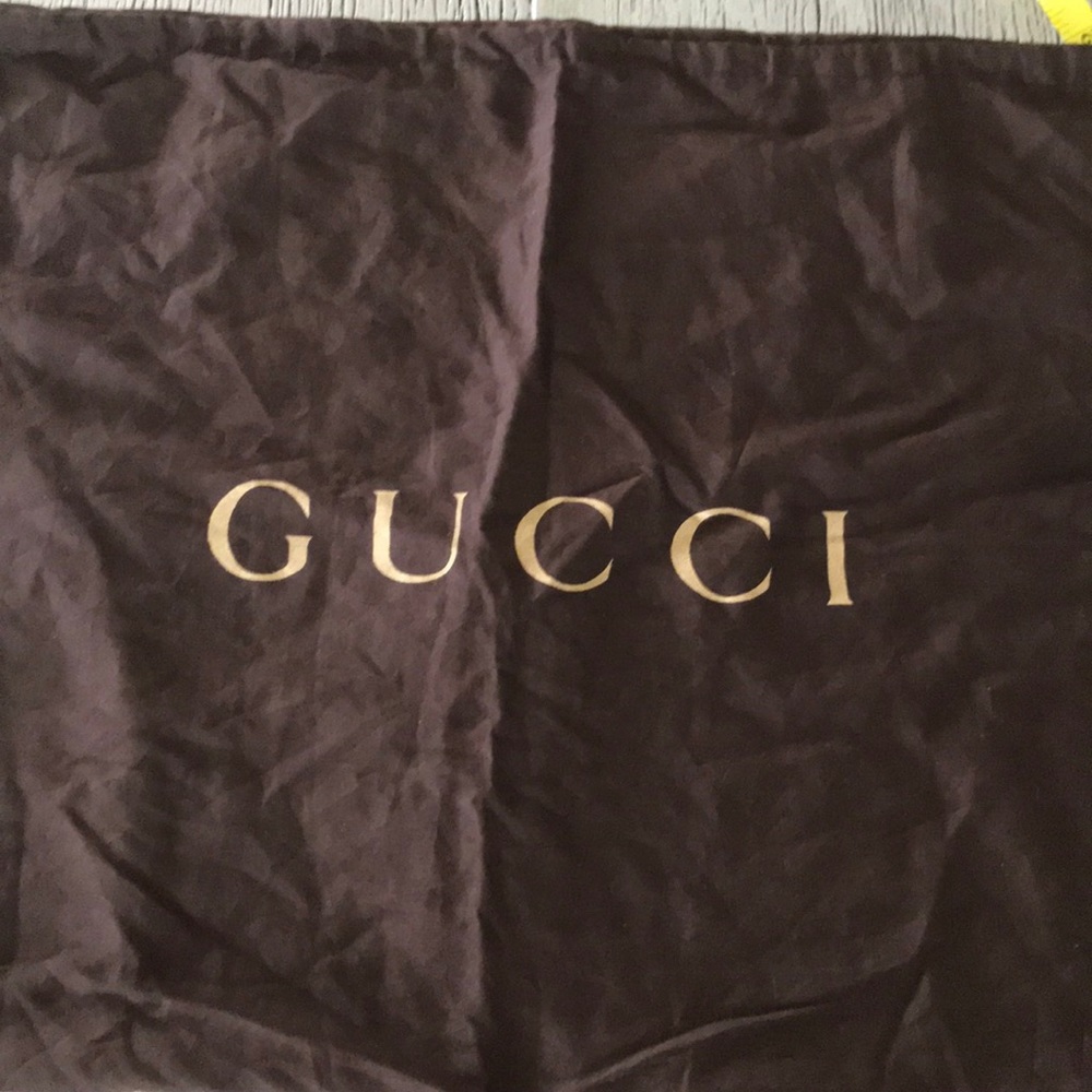 Gucci dust bag size large